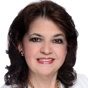 Meet your Posher, Claudia